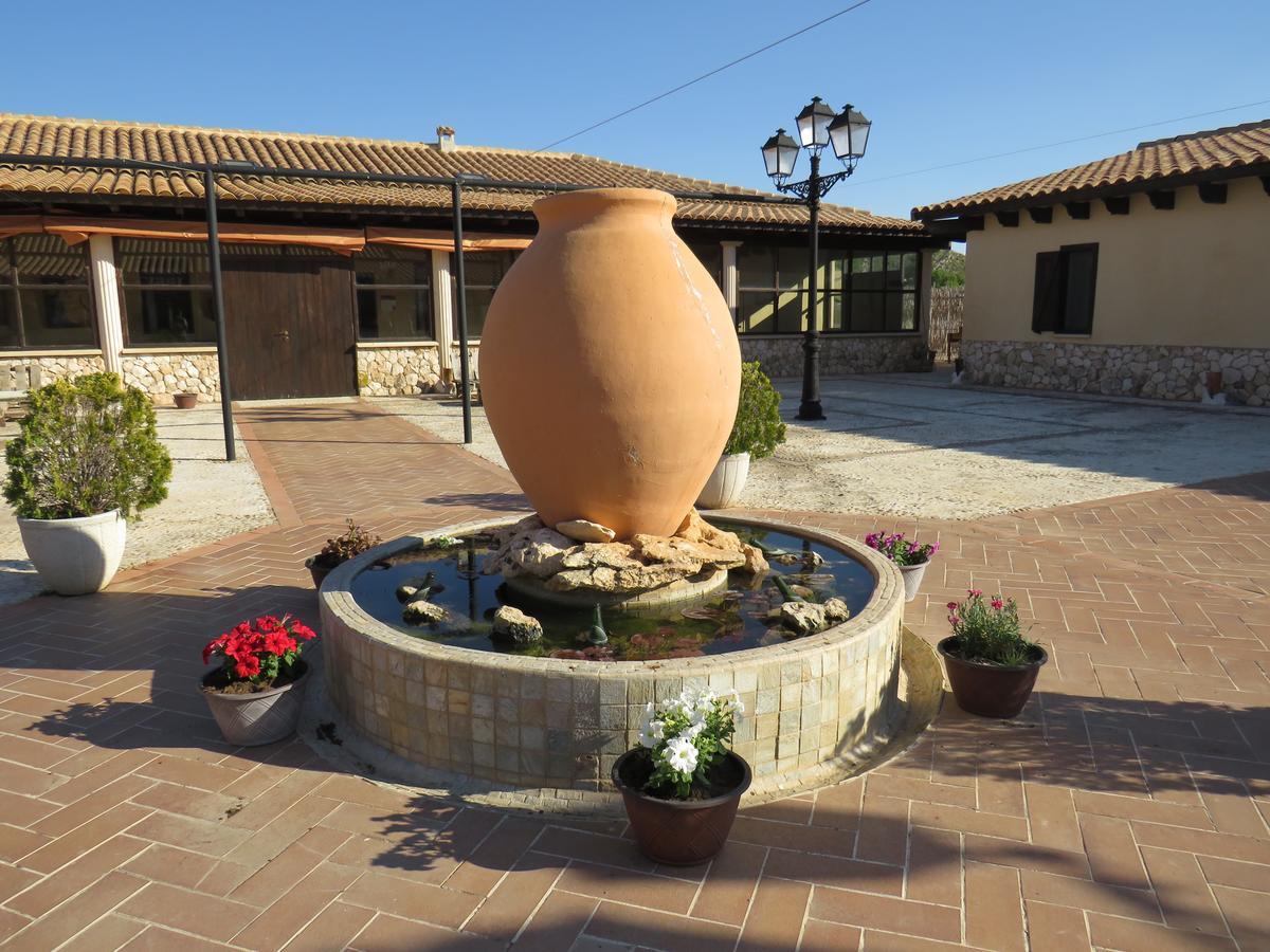 Hotel Enoturismo Mainetes Fuente-Álamo Esterno foto